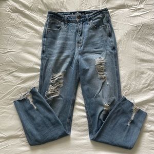 26 Hollister Mom Jeans
